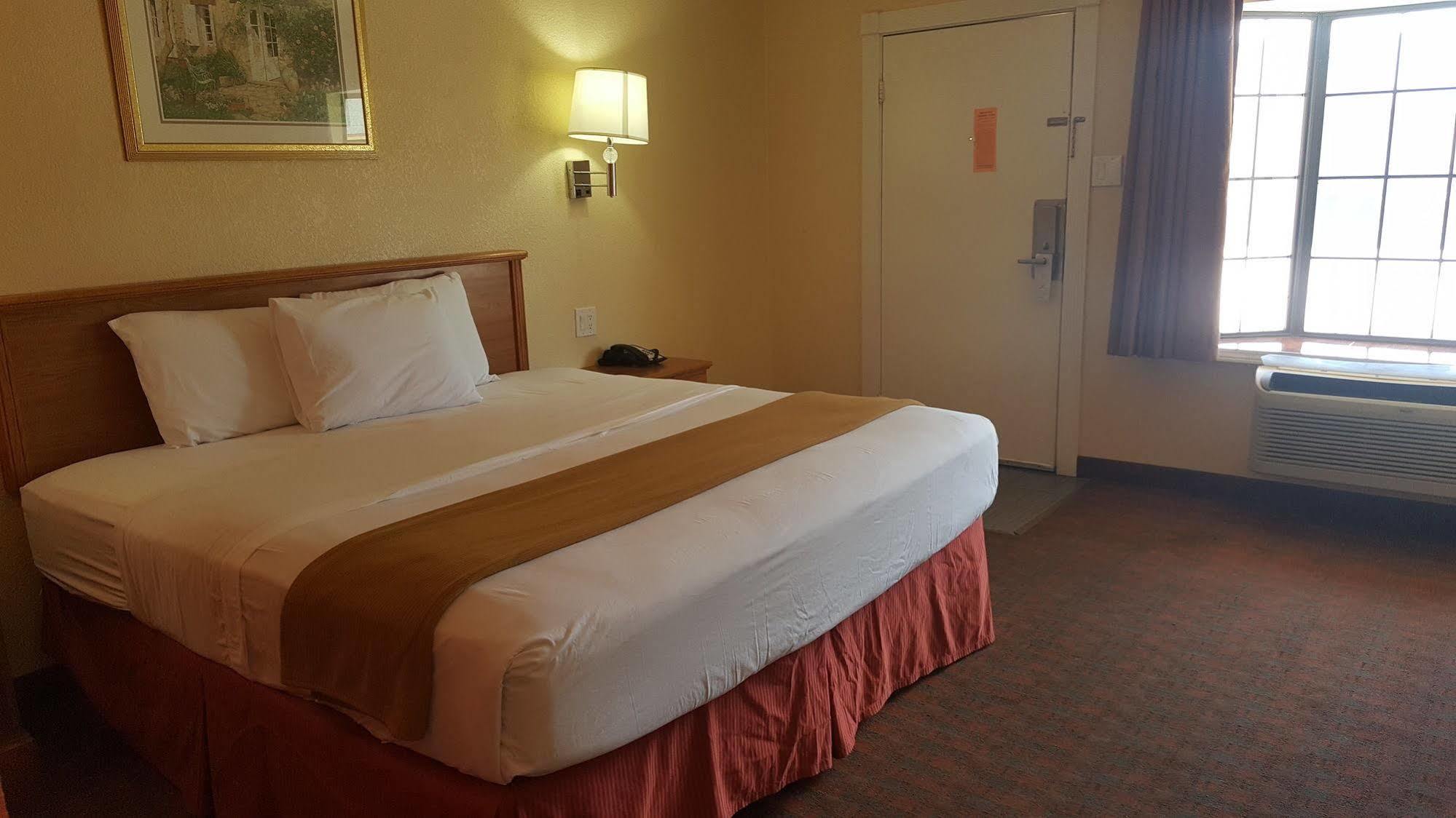 Stadium Motel 拉伯克 外观 照片